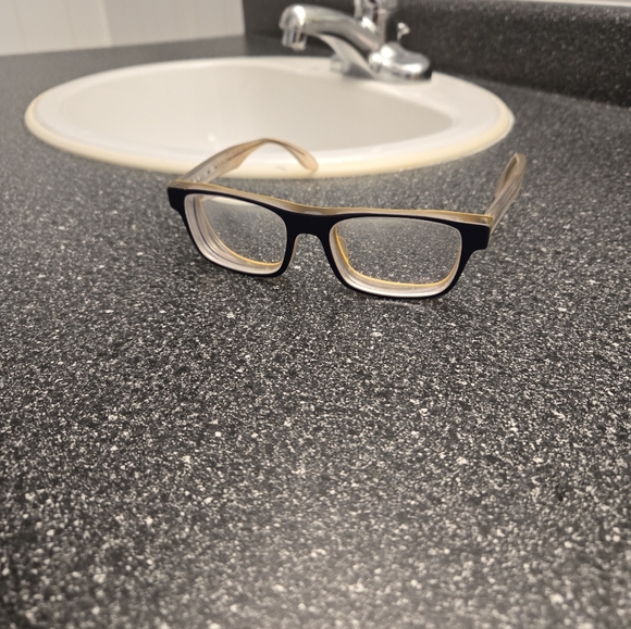 Pierre Eyewear - Picture 6 of 7